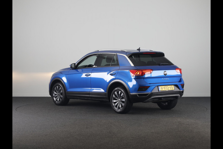 Volkswagen T-Roc 1.0 TSI Style Business 110 PK | Navigatie | Parkeersensoren | Camera | Digitaal dashboard