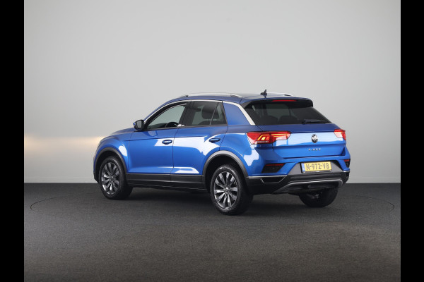 Volkswagen T-Roc 1.0 TSI Style Business 110 PK | Navigatie | Parkeersensoren | Camera | Digitaal dashboard