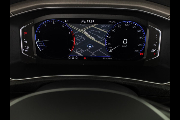 Volkswagen T-Roc 1.0 TSI Style Business 110 PK | Navigatie | Parkeersensoren | Camera | Digitaal dashboard