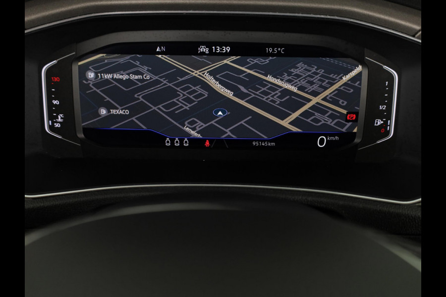 Volkswagen T-Roc 1.0 TSI Style Business 110 PK | Navigatie | Parkeersensoren | Camera | Digitaal dashboard