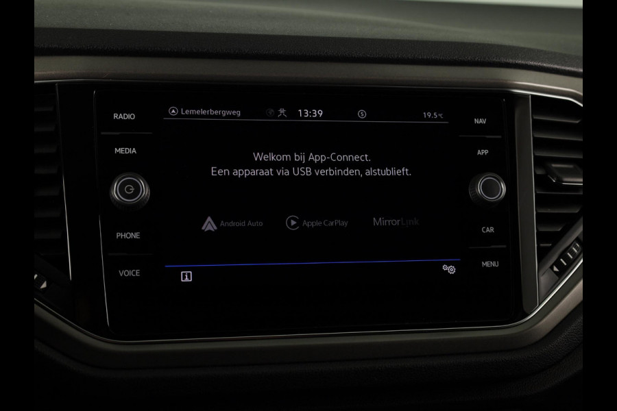 Volkswagen T-Roc 1.0 TSI Style Business 110 PK | Navigatie | Parkeersensoren | Camera | Digitaal dashboard