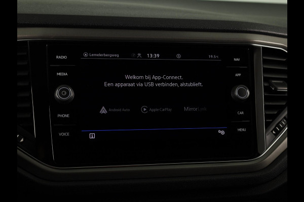 Volkswagen T-Roc 1.0 TSI Style Business 110 PK | Navigatie | Parkeersensoren | Camera | Digitaal dashboard