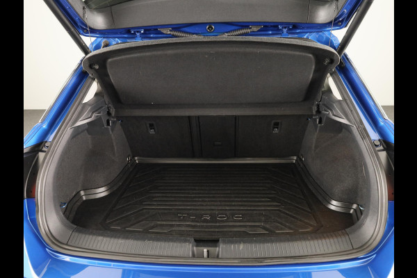Volkswagen T-Roc 1.0 TSI Style Business 110 PK | Navigatie | Parkeersensoren | Camera | Digitaal dashboard
