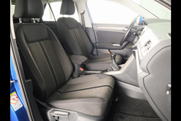 Volkswagen T-Roc 1.0 TSI Style Business 110 PK | Navigatie | Parkeersensoren | Camera | Digitaal dashboard