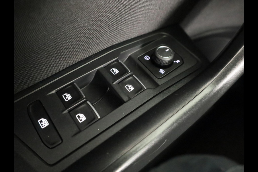 Volkswagen T-Roc 1.0 TSI Style Business 110 PK | Navigatie | Parkeersensoren | Camera | Digitaal dashboard