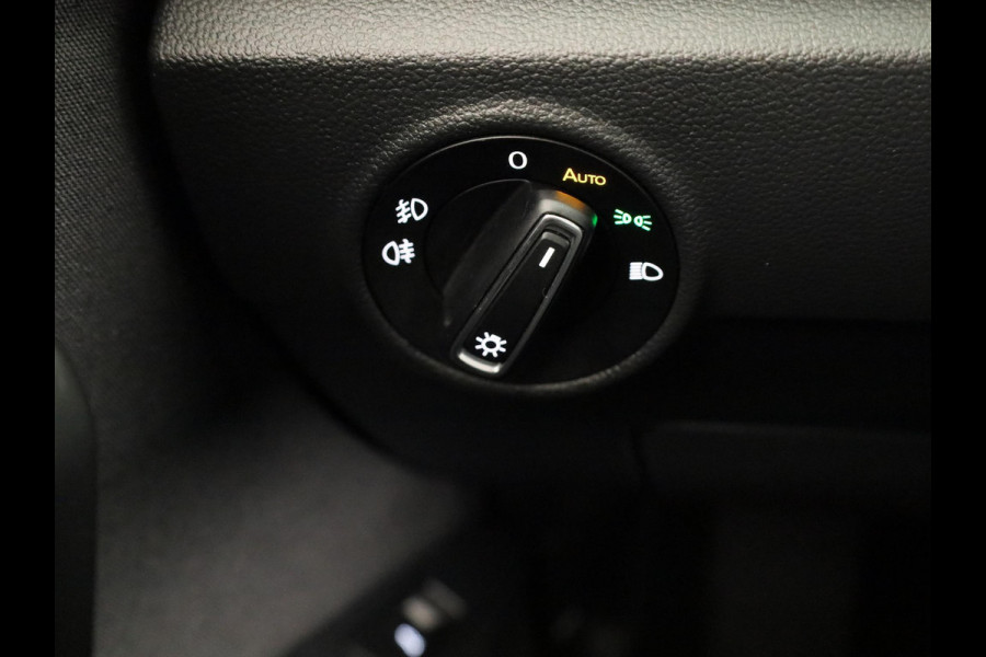 Volkswagen T-Roc 1.0 TSI Style Business 110 PK | Navigatie | Parkeersensoren | Camera | Digitaal dashboard