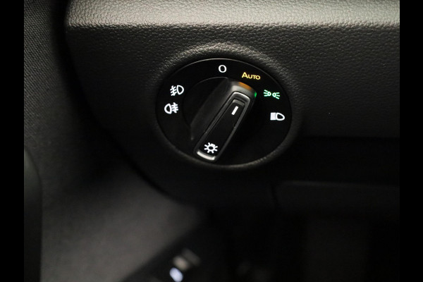 Volkswagen T-Roc 1.0 TSI Style Business 110 PK | Navigatie | Parkeersensoren | Camera | Digitaal dashboard