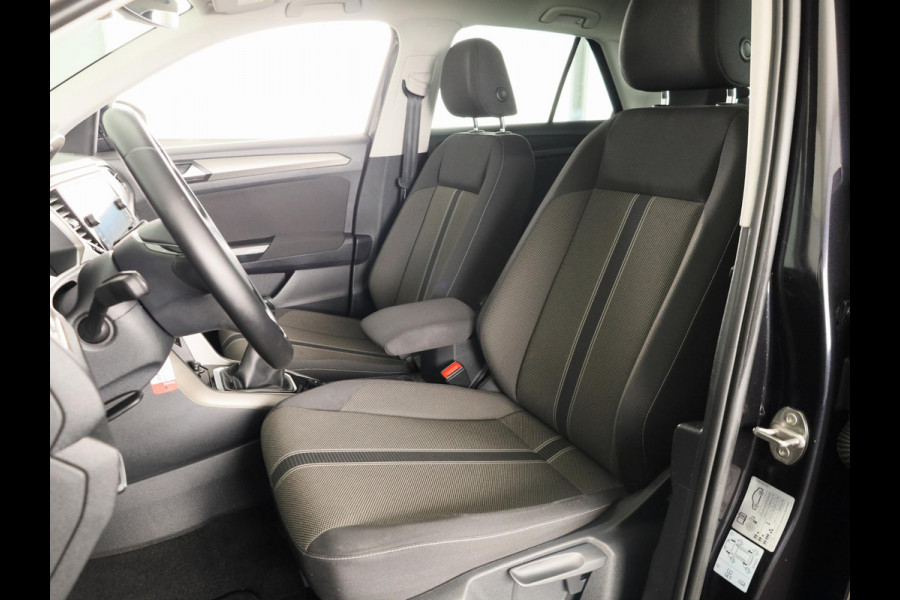 Volkswagen T-Roc 1.0 TSI Style | Parkeersensoren (Park assist) | Adaptieve cruise control | Carplay & Android auto |