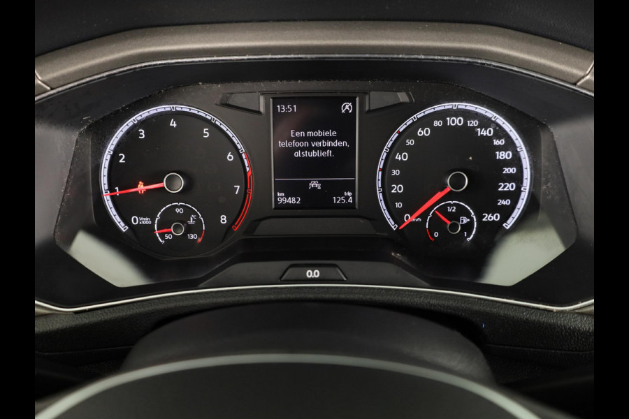 Volkswagen T-Roc 1.0 TSI Style | Parkeersensoren (Park assist) | Adaptieve cruise control | Carplay & Android auto |