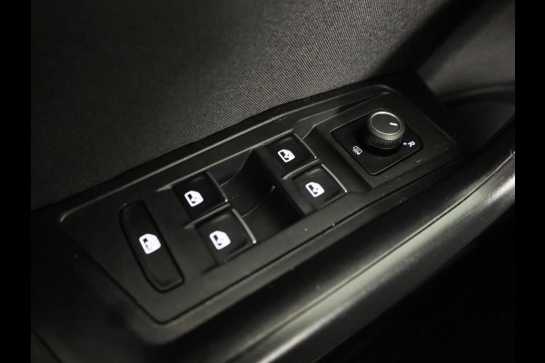 Volkswagen T-Roc 1.0 TSI Style | Parkeersensoren (Park assist) | Adaptieve cruise control | Carplay & Android auto |