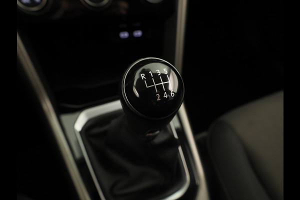 Volkswagen T-Roc 1.0 TSI Style | Parkeersensoren (Park assist) | Adaptieve cruise control | Carplay & Android auto |