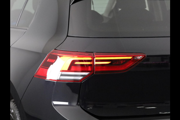 Volkswagen Golf 1.0 eTSI Life Active 110PK DSG | Navigatie | achteruitrijcamera | LED plus | 17" LM velgen |