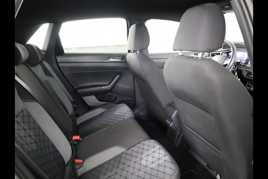 Volkswagen Polo 1.0 TSI R-Line 95 pk | Navigatie via App | Parkeersensoren | Adaptieve cruise control | LED koplampen | Apple Carplay/Android Auto | R-Line |