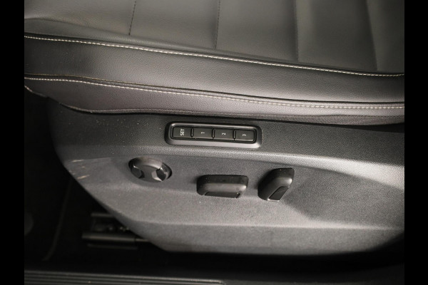 Volkswagen T-Roc 1.5 TSI Style 150 PK DSG | Panorama dak | Keyless entry/start | Matrix koplampen | Stoelverwarming | 18" LM velgen |