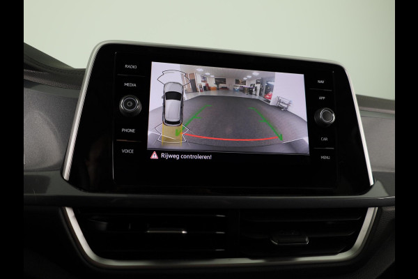 Volkswagen T-Roc 1.5 TSI Style 150 PK DSG | Panorama dak | Keyless entry/start | Matrix koplampen | Stoelverwarming | 18" LM velgen |