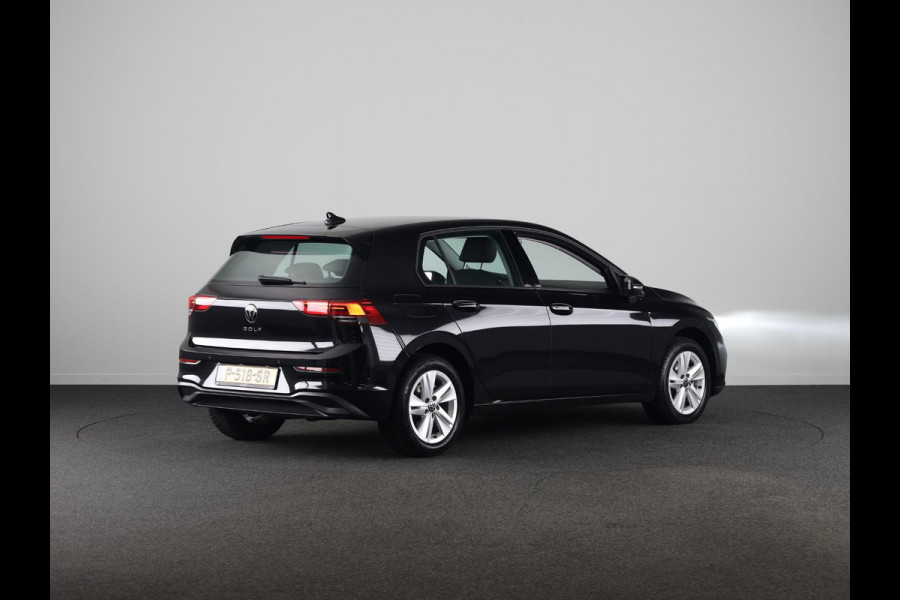 Volkswagen Golf 1.0 TSI Life 110 pk | Navigatie | Parkeersensoren | Adaptieve cruise control | LED koplampen | Apple Carplay/Android Auto |