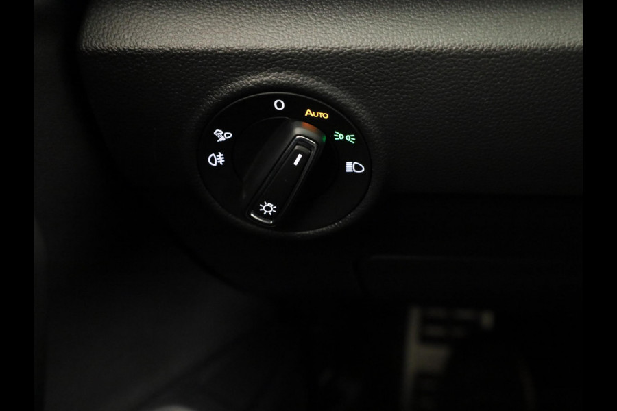 Volkswagen T-Roc 1.5 TSI R-Line 150 PK DSG | Navigatie | Trekhaak afneembaar | ErgoActive Stoel Pakket | Parkeercamera |