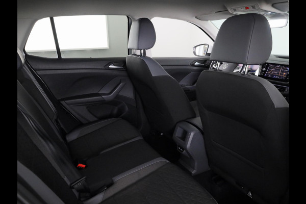 Volkswagen T-Cross 1.0 TSI Style 110 pk Automaat (DSG) | Navigatie | Parkeersensoren | Adaptieve cruise control | Apple Carplay/Android Auto | Voll. digitaal instrumentenpaneel |