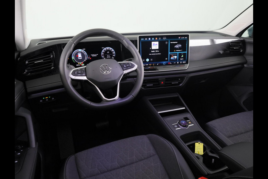 Volkswagen Tiguan 1.5 eHybrid Life Edition 204 PK | Automaat (DSG) | Panoramadak | Navigatie | Elektrische klep