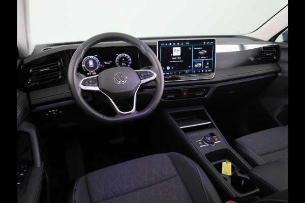 Volkswagen Tiguan 1.5 eHybrid Life Edition 204 PK | Automaat (DSG) | Panoramadak | Navigatie | Elektrische klep