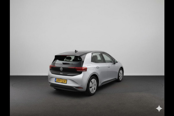Volkswagen ID.3 Pure Oranje Edition 52 kWh 170 PK | 17% bijtelling | Navigatie | Stoelverwarming | Automatische airco | Onderhoud tot 10-1-2032