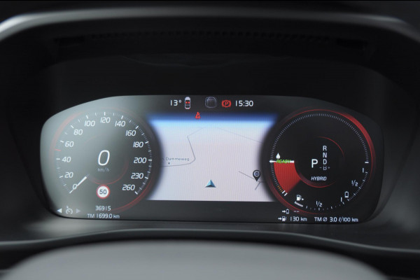 Volvo XC40 T4 211PK Automaat Ultimate Bright / Panoramadak/ Elektrische stoelen met geheugen/ Elektrische achterklep/ Parkeersensoren met 360 Camera/ Stoel en stuurwielverwarming/ Mistlampen/ Luxe bekleding/ /19" Velgen/ Harman kardon audio/ Apple carplay