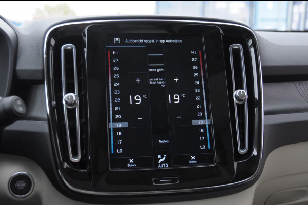 Volvo XC40 T4 211PK Automaat Ultimate Bright / Panoramadak/ Elektrische stoelen met geheugen/ Elektrische achterklep/ Parkeersensoren met 360 Camera/ Stoel en stuurwielverwarming/ Mistlampen/ Luxe bekleding/ /19" Velgen/ Harman kardon audio/ Apple carplay