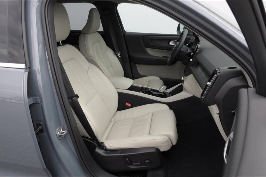 Volvo XC40 T4 211PK Automaat Ultimate Bright / Panoramadak/ Elektrische stoelen met geheugen/ Elektrische achterklep/ Parkeersensoren met 360 Camera/ Stoel en stuurwielverwarming/ Mistlampen/ Luxe bekleding/ /19" Velgen/ Harman kardon audio/ Apple carplay