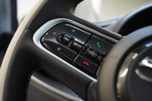 Fiat 500 La Prima 42 kWh | SoH 100% | Panoramadak | Leder | Navigatie | Carplay | Lm velgen | Blind-Spot