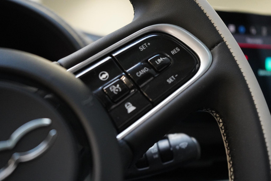 Fiat 500 La Prima 42 kWh | SoH 100% | Panoramadak | Leder | Navigatie | Carplay | Lm velgen | Blind-Spot