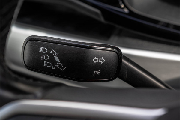 Volkswagen Transporter T6.1 2.0 TDI L2H1 | DC | Bulli | 200PK | Leder | Carplay | Virtual | Adapt Cruise