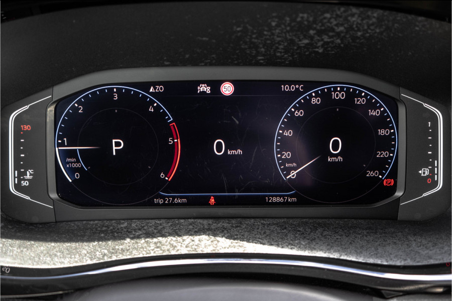 Volkswagen Transporter T6.1 2.0 TDI L2H1 | DC | Bulli | 200PK | Leder | Carplay | Virtual | Adapt Cruise