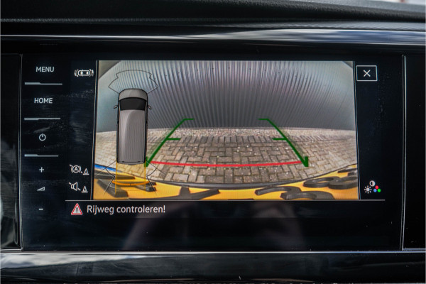 Volkswagen Transporter T6.1 2.0 TDI L2H1 | DC | Bulli | 200PK | Leder | Carplay | Virtual | Adapt Cruise