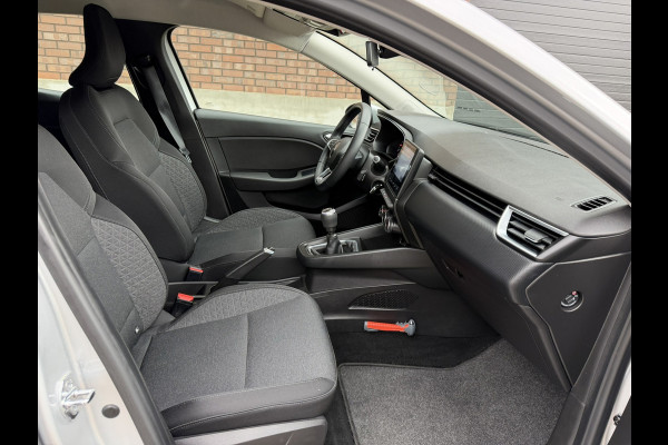 Renault Clio 1.0 TCe / Navigatie / Apple CarPlay - Android / 1e Eigenaar / ALL-Season banden / Cruise Control / PDC met optische w