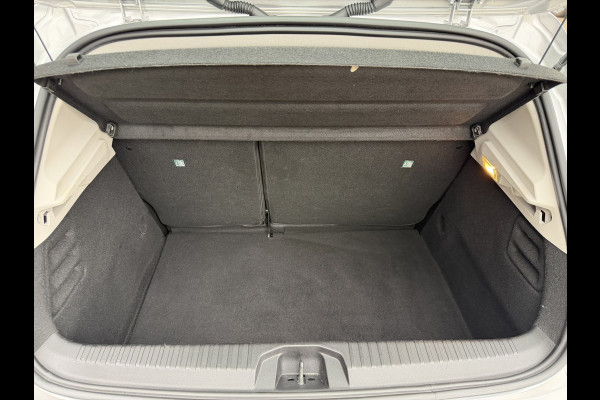 Renault Clio 1.0 TCe / Navigatie / Apple CarPlay - Android / 1e Eigenaar / ALL-Season banden / Cruise Control / PDC met optische w