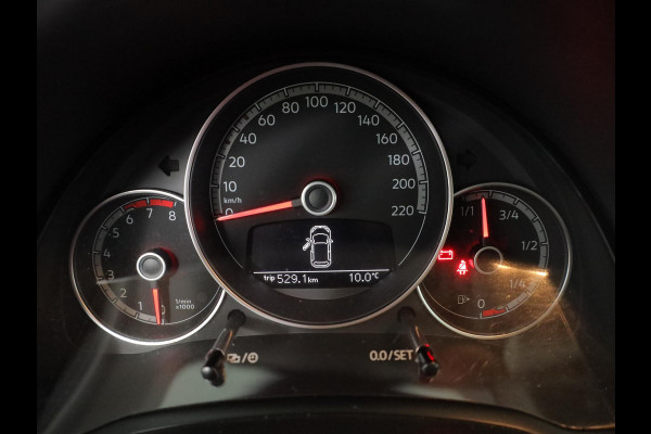 Volkswagen up! 1.0 BMT high up! 60pk| airco | Parksensors| 15' LM-velgen| navi via telefoon