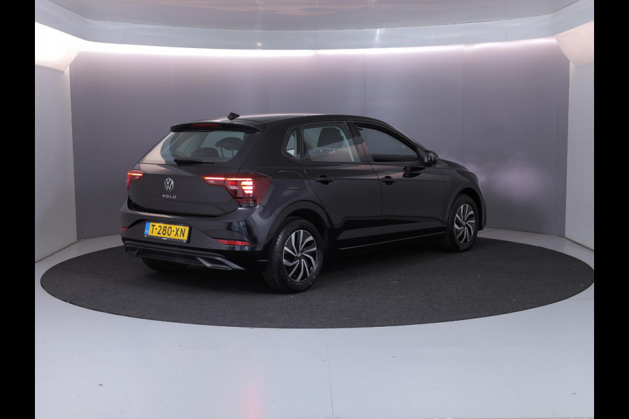 Volkswagen Polo 1.0 TSI Life 95 PK | Navigatie via app | Parkeersensoren voor en achter | LM velgen |
