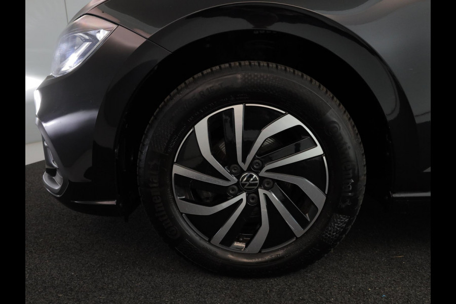 Volkswagen Polo 1.0 TSI Life 95 PK | Navigatie via app | Parkeersensoren voor en achter | LM velgen |