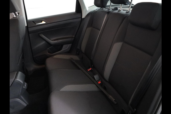 Volkswagen Polo 1.0 TSI Life 95 PK | Navigatie via app | Parkeersensoren voor en achter | LM velgen |