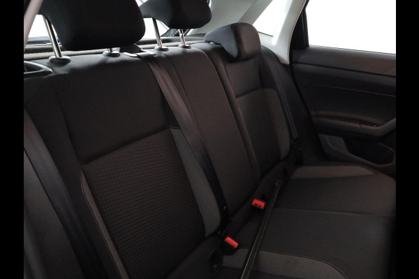 Volkswagen Polo 1.0 TSI Life 95 PK | Navigatie via app | Parkeersensoren voor en achter | LM velgen |