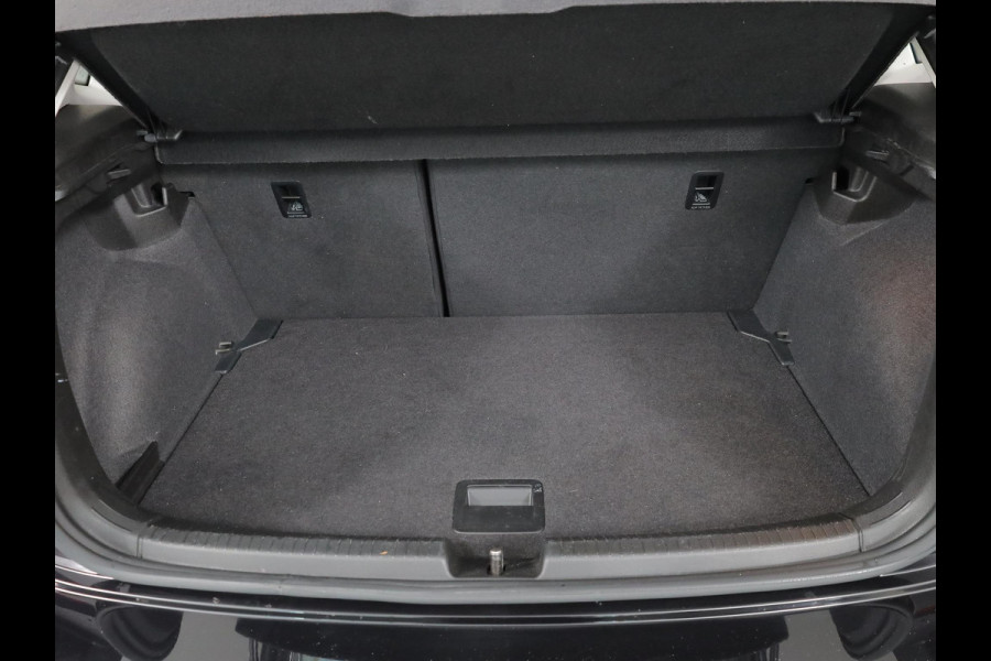 Volkswagen Polo 1.0 TSI Life 95 PK | Navigatie via app | Parkeersensoren voor en achter | LM velgen |