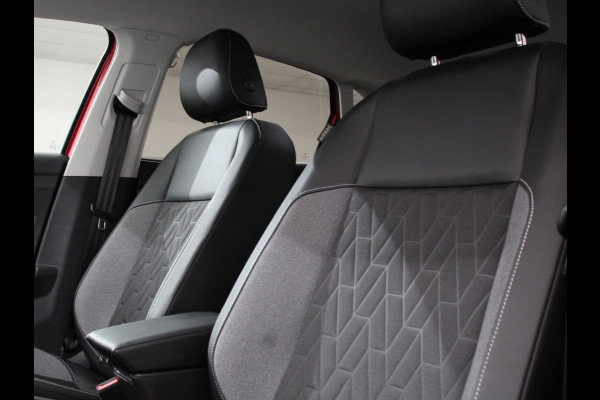 Volkswagen Polo 1.0 TSI Life DSG Goal | Navigatie | Apple Carplay/Android Auto | Climate Control | Parkeer sensoren | digitaal dashboard | Adaptive Cruise Control | Stoelverwarming