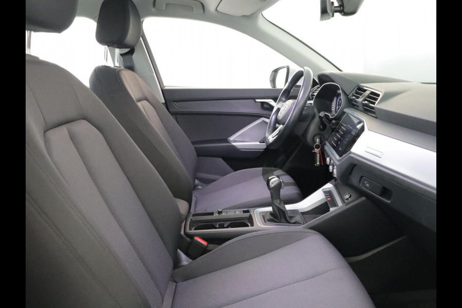 Audi Q3 35 TFSI Business Edition 150pk S-tronic | 18'LM-velgen| Navigatie | verwarmde voorstoelen | Adaptive cruise controle