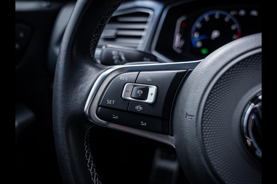 Volkswagen T-Roc 1.5 TSI Sport Business R - 3x R-Line l Pano l Beats l ACC l Auto Carplay