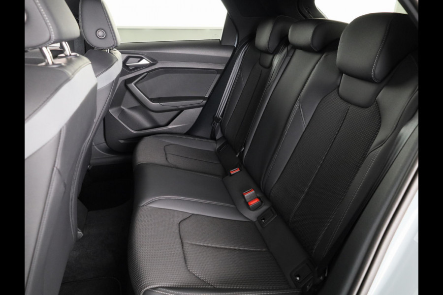 Audi A1 Sportback 40 TFSI S Line 207pk | Led koplampen | 18 inch Lichtmetalen velgen | Sportstoelen | Stoelverwarming | Navigatie
