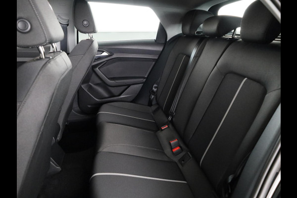 Audi A1 Sportback 25 TFSI S edition 95pk | Parkeerhulp plus | Automatische airco | Navigatie via App | 17 inch lichtmetalen velgen | Dak in contrast kleur