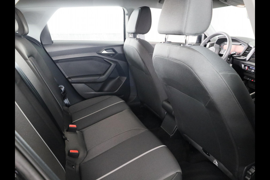 Audi A1 Sportback 25 TFSI S edition 95pk | Parkeerhulp plus | Automatische airco | Navigatie via App | 17 inch lichtmetalen velgen | Dak in contrast kleur