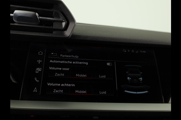 Audi A3 Sportback 45 TFSI e S edition Competition 245pk | Navigatie | Parkeercamera | Adaptieve cruise controle | Stoelverwarming