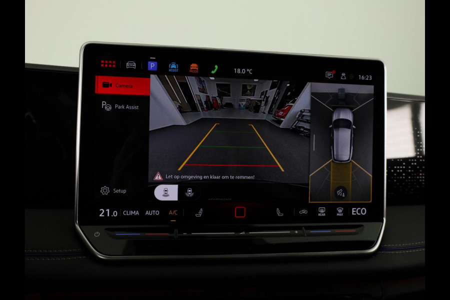 Volkswagen Tiguan 1.5 eHybrid R-Line Edition | 272 PK |Automaat (DSG) | Verlengde garantie | Navigatie | Panoramadak | Parkeersensoren (Park assist) | Rondomzicht 360 grade camera | Stoelverwarming | R-Line |