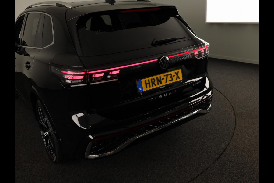 Volkswagen Tiguan 1.5 eHybrid R-Line Edition | 272 PK |Automaat (DSG) | Verlengde garantie | Navigatie | Panoramadak | Parkeersensoren (Park assist) | Rondomzicht 360 grade camera | Stoelverwarming | R-Line |